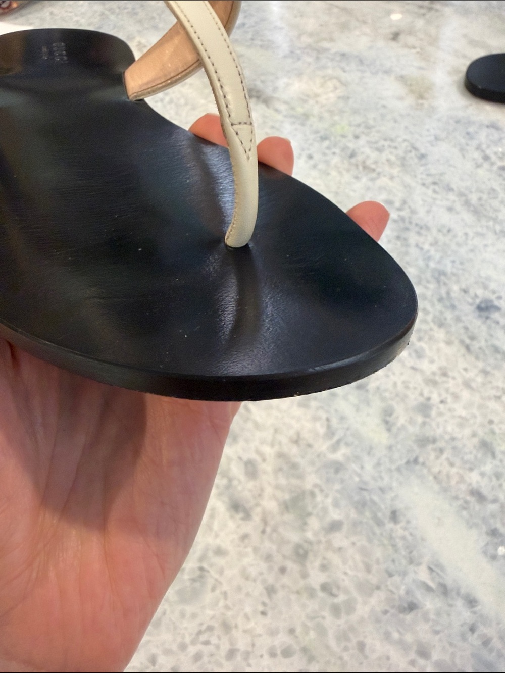 LIKE NEW Gucci White Marmont GG Sandals - Picture 12 of 13
